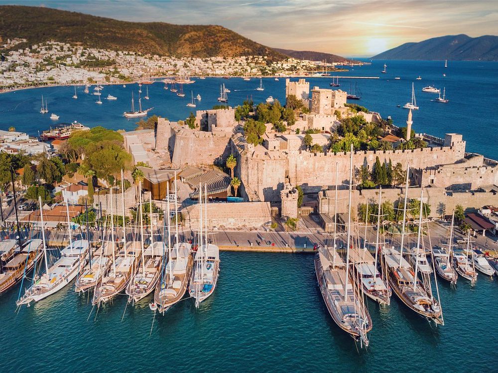 5 Dream Destinations for Your Next Yacht Charter Adventure