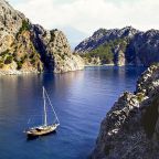 Yacht Charter Essentials: Packing Tips and Tricks for a Perfect Voyage