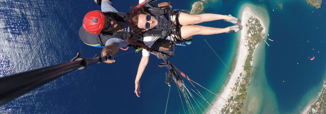 Blue Cruise Life on Gulet paraglading