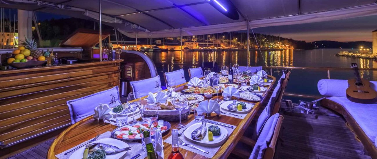 gastronomic-luxury-gulets